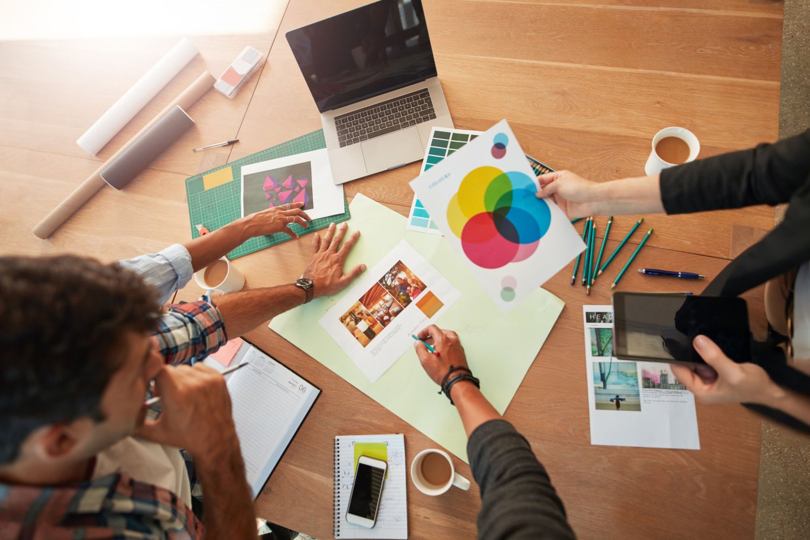 Thiết kế logo, nhận diện thương hiệu